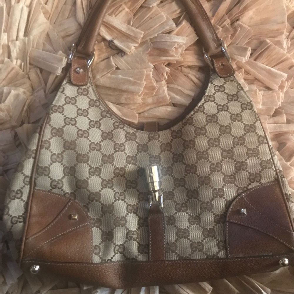 Authentic Gucci - Picture 3 of 6